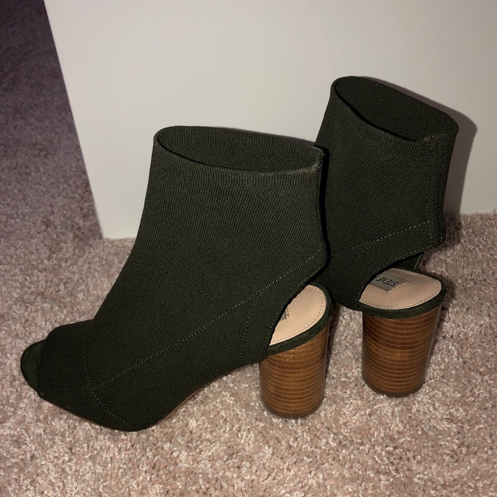 Steve Madden peep toes!